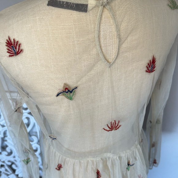 ZARA Sheer blouse with embroidered & beaded designs in a size Small! - Picture 9 of 10